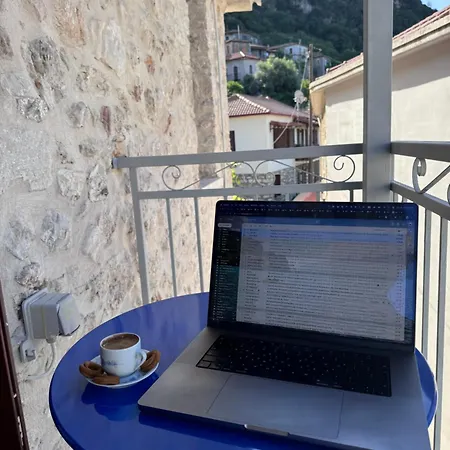 Traditional Stone House - Lejlighed